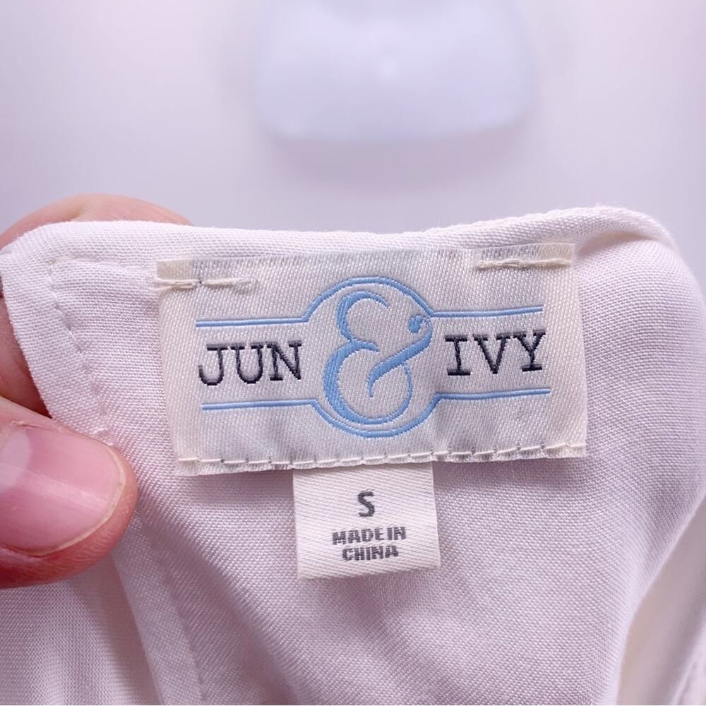 Jun & Ivy White Floral Embroidered Shorts Romper Size S - Picture 8 of 8